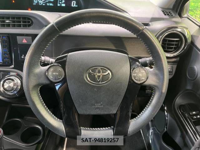 Toyota AQUA 2014-02 389355-8