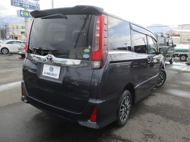 Toyota NOAH 2014-02 480-2