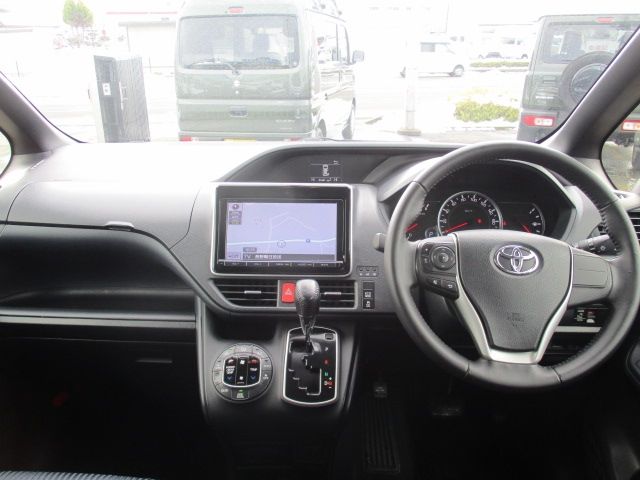 Toyota NOAH 2014-02 480-9