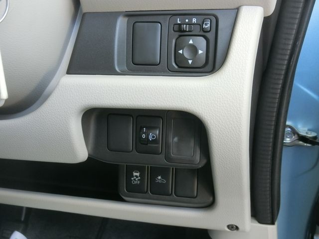 Nissan DAYZ 2018-07 21006-9