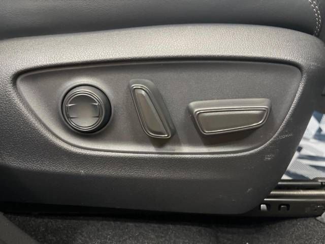 Toyota RAV4 2019-12 16415-8