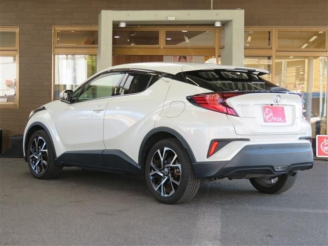 Toyota C-HR 2021-02 10069-3