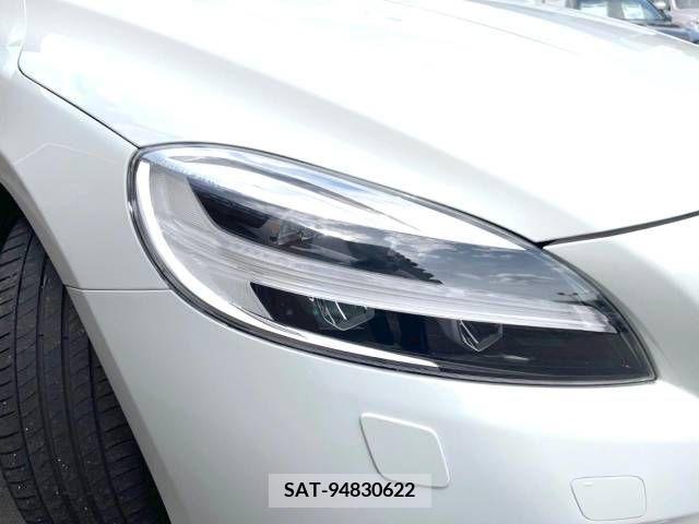 Volvo V40 2019-02 288638-14