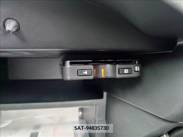 Nissan NOTE 2018-11 302435-9