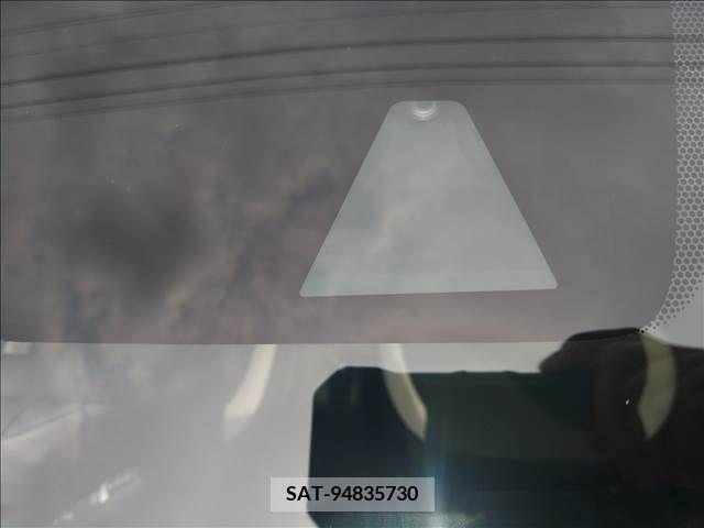 Nissan NOTE 2018-11 302435-15
