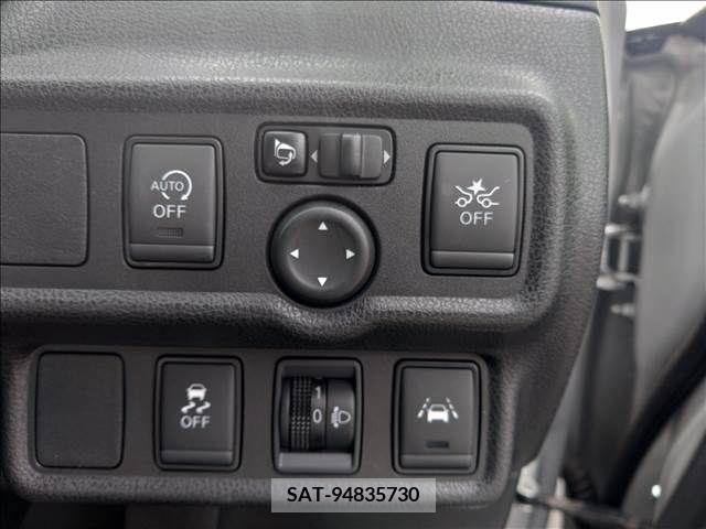 Nissan NOTE 2018-11 302435-8