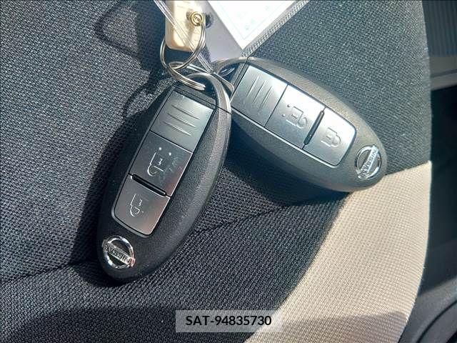 Nissan NOTE 2018-11 302435-14
