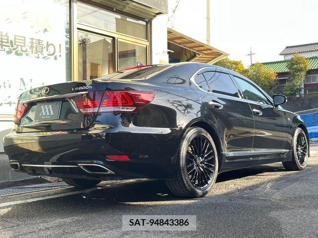 Lexus LS 2015-06 210775-3