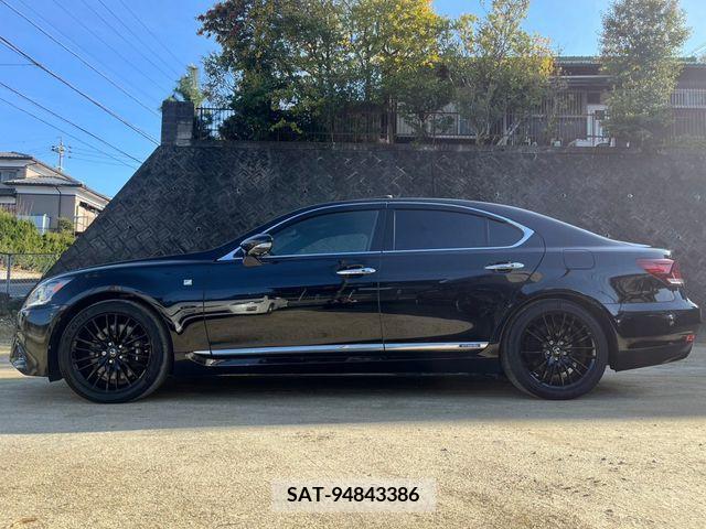 Lexus LS 2015-06 210775-6