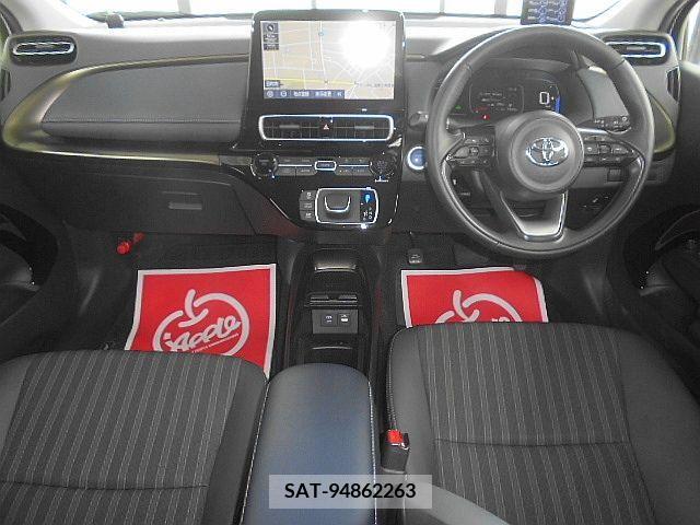Toyota AQUA 2021-11 331281-1