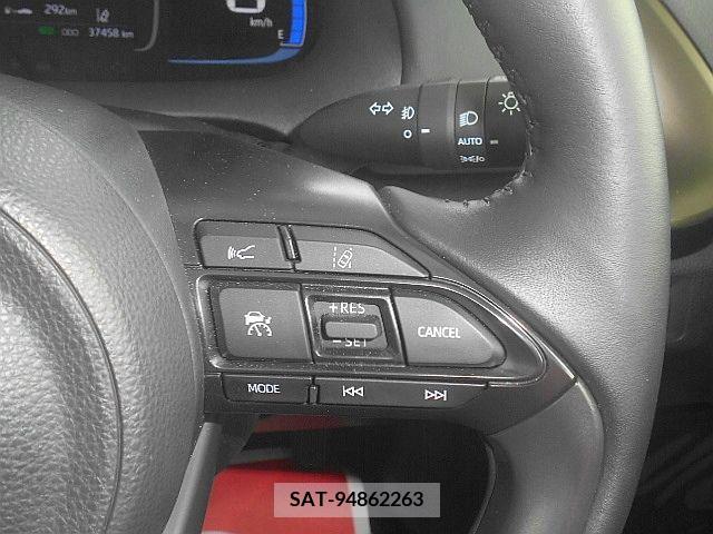 Toyota AQUA 2021-11 331281-25