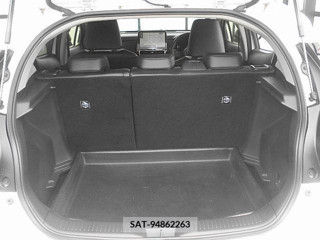 Toyota AQUA 2021-11 331281-17