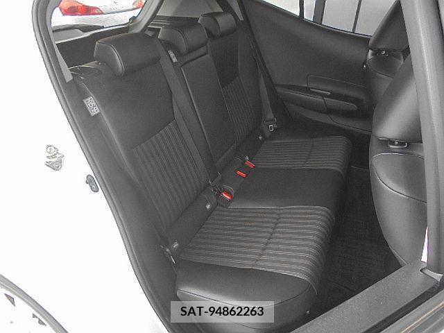 Toyota AQUA 2021-11 331281-16