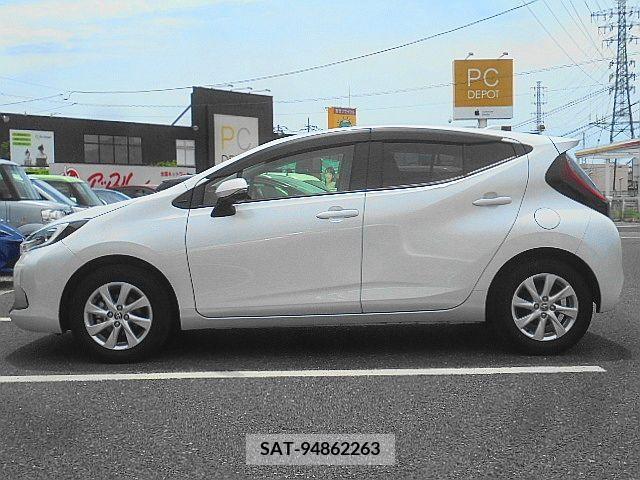 Toyota AQUA 2021-11 331281-11