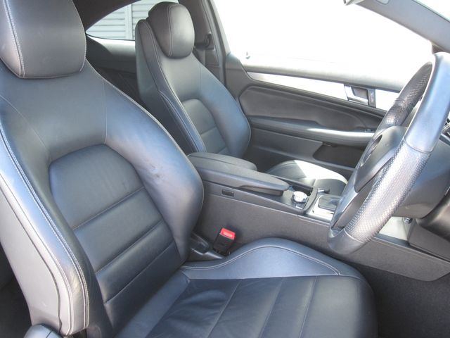 Mercedes Benz C-CLASS 2013-04 23332-11