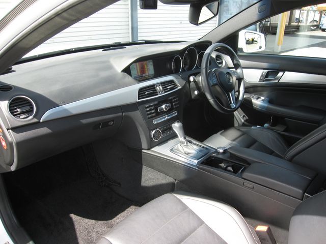 Mercedes Benz C-CLASS 2013-04 23332-18