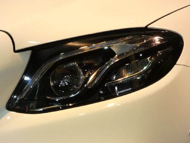 Mercedes Benz E-CLASS 2020-03 183552-18