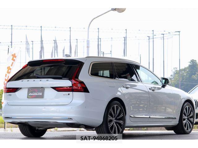 Volvo V90 2021-07 345367-9