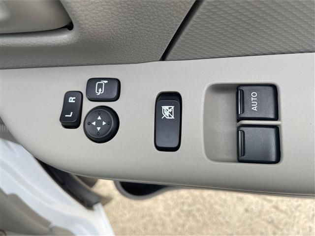 Mitsubishi MINICAB VAN 2022-12 28653-16