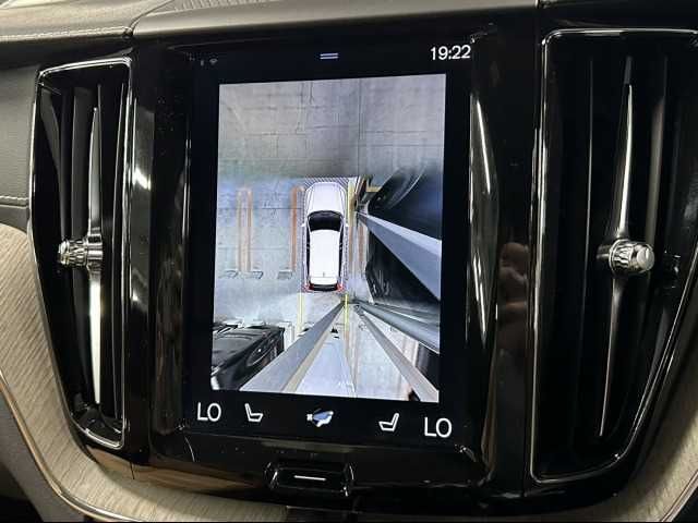 Volvo XC60 2019-02 18933-3