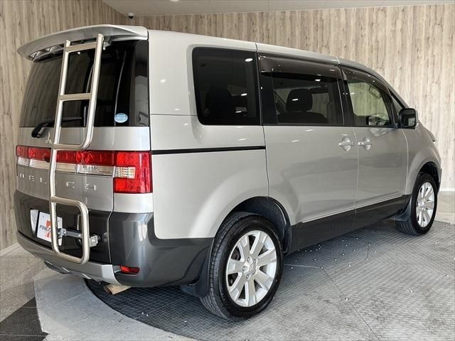 Mitsubishi DELICA D5 2018-07 23561-3