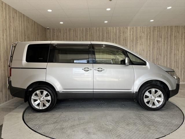 Mitsubishi DELICA D5 2018-07 23561-2