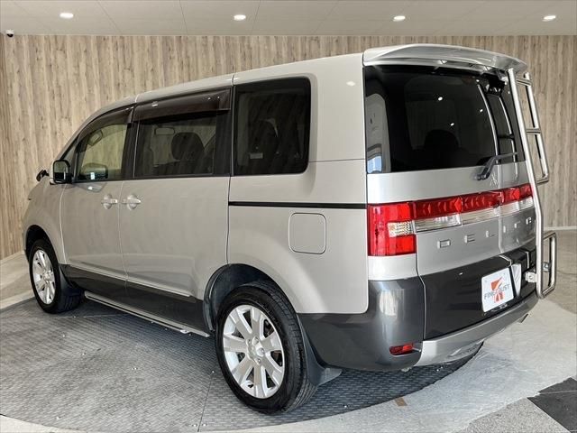 Mitsubishi DELICA D5 2018-07 23561-5