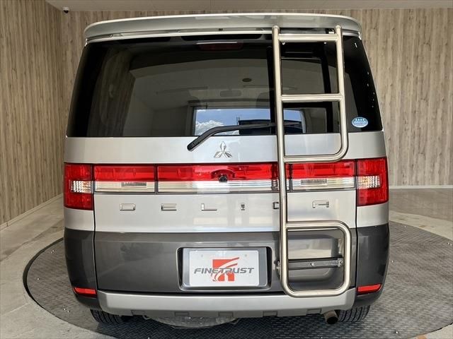 Mitsubishi DELICA D5 2018-07 23561-4