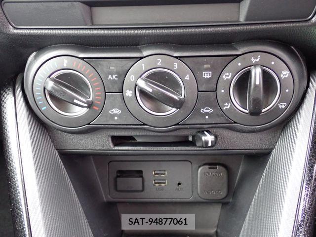 Mazda DEMIO 2018-05 216497-11