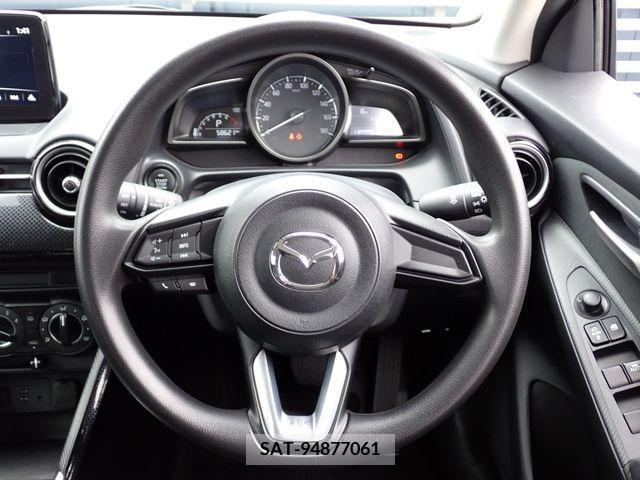Mazda DEMIO 2018-05 216497-8