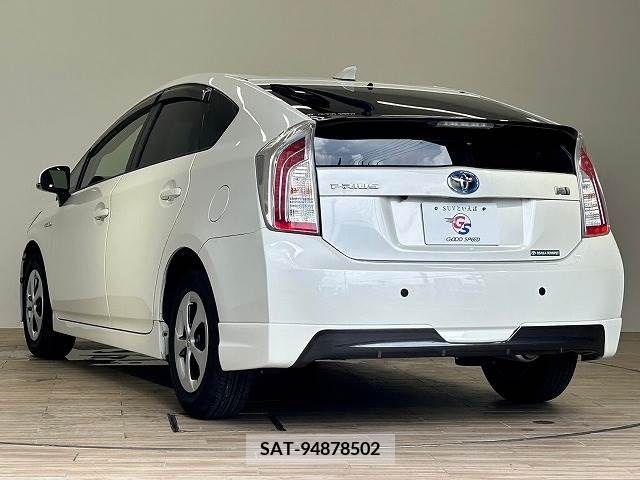 Toyota PRIUS 2013-10 336231-15