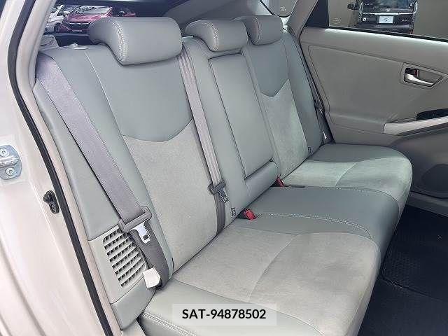 Toyota PRIUS 2013-10 336231-9
