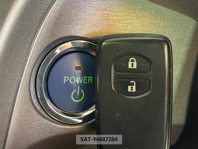 Toyota PRIUS 2012-06 284324-5