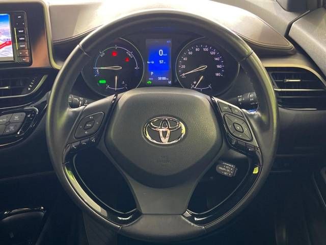 Toyota C-HR 2017-10 183330-11