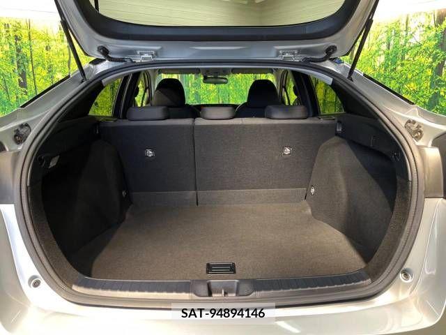 Toyota PRIUS 2016-12 282082-10