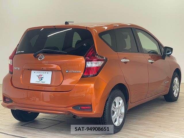 Nissan NOTE 2016-11 305332-15