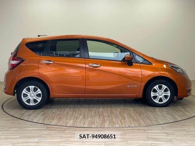 Nissan NOTE 2016-11 305332-14
