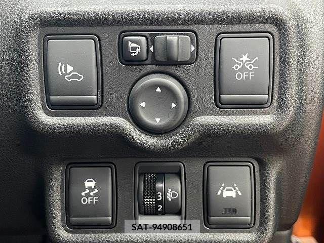 Nissan NOTE 2016-11 305332-3