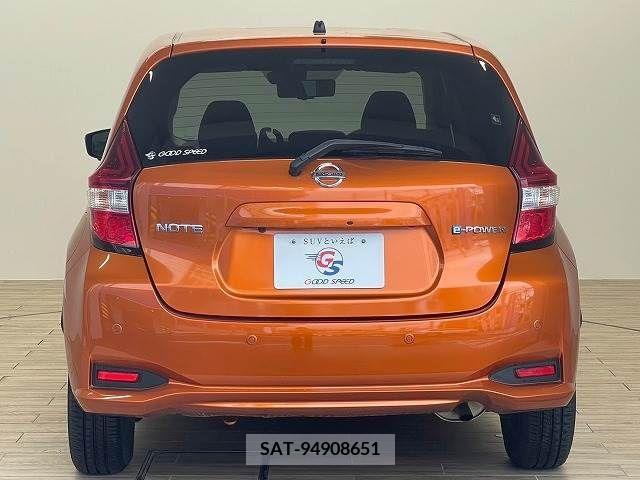Nissan NOTE 2016-11 305332-12