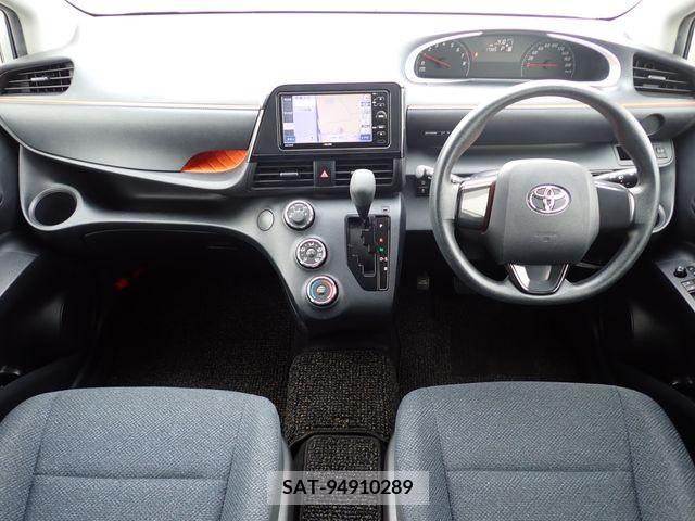 Toyota SIENTA 2017-02 214493-1