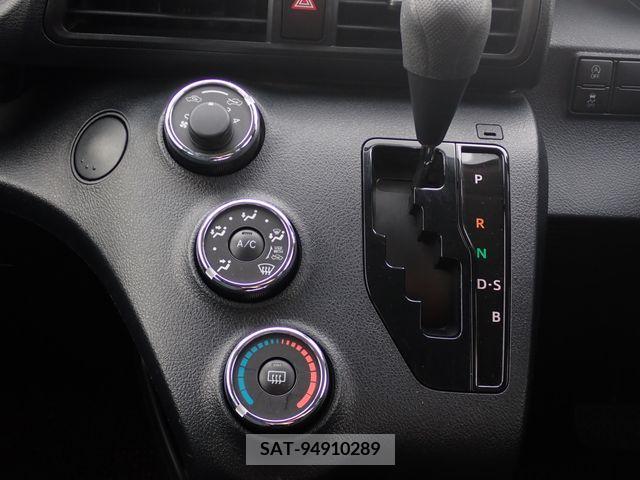 Toyota SIENTA 2017-02 214493-6