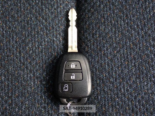Toyota SIENTA 2017-02 214493-18