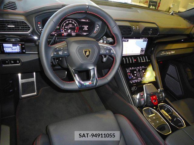 Lamborghini URUS 2023-02 333701-1