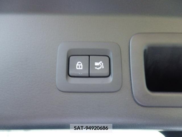 Mazda CX-30 2023-05 302099-24