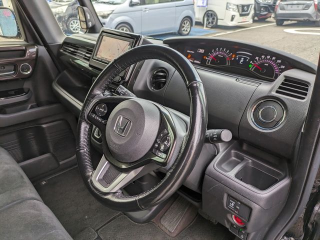 Honda N BOX CUSTOM 2018-02 196660-2