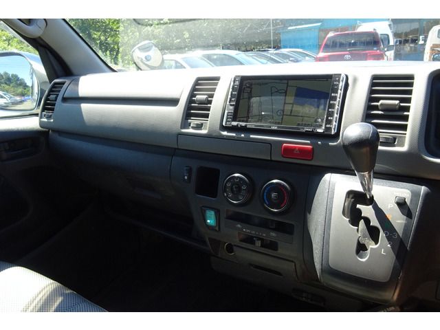 Toyota HIACE VAN 2005-07 17049-4