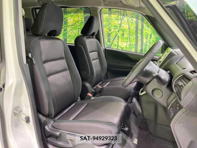 Nissan SERENA 2019-01 379461-8
