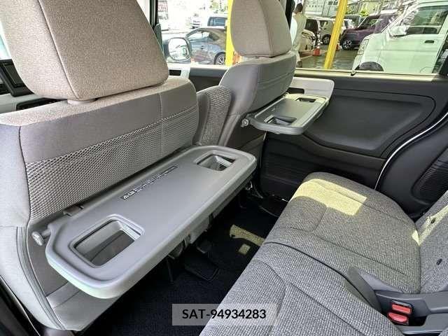 Honda N BOX 2023-10 307443-4