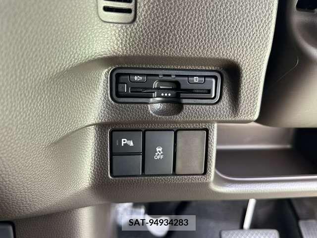 Honda N BOX 2023-10 307443-16