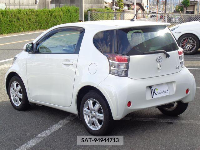 Toyota IQ 2010-08 217309-2